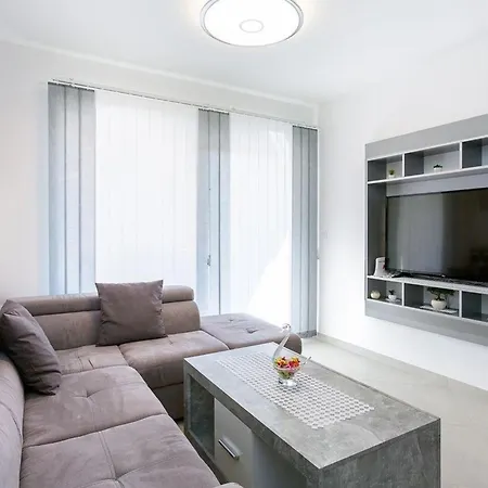 Ferienwohnung Fur 7 Personen Ca 75 Qm In Medulin, Istrien Sudkuste Von Istrien شقة *